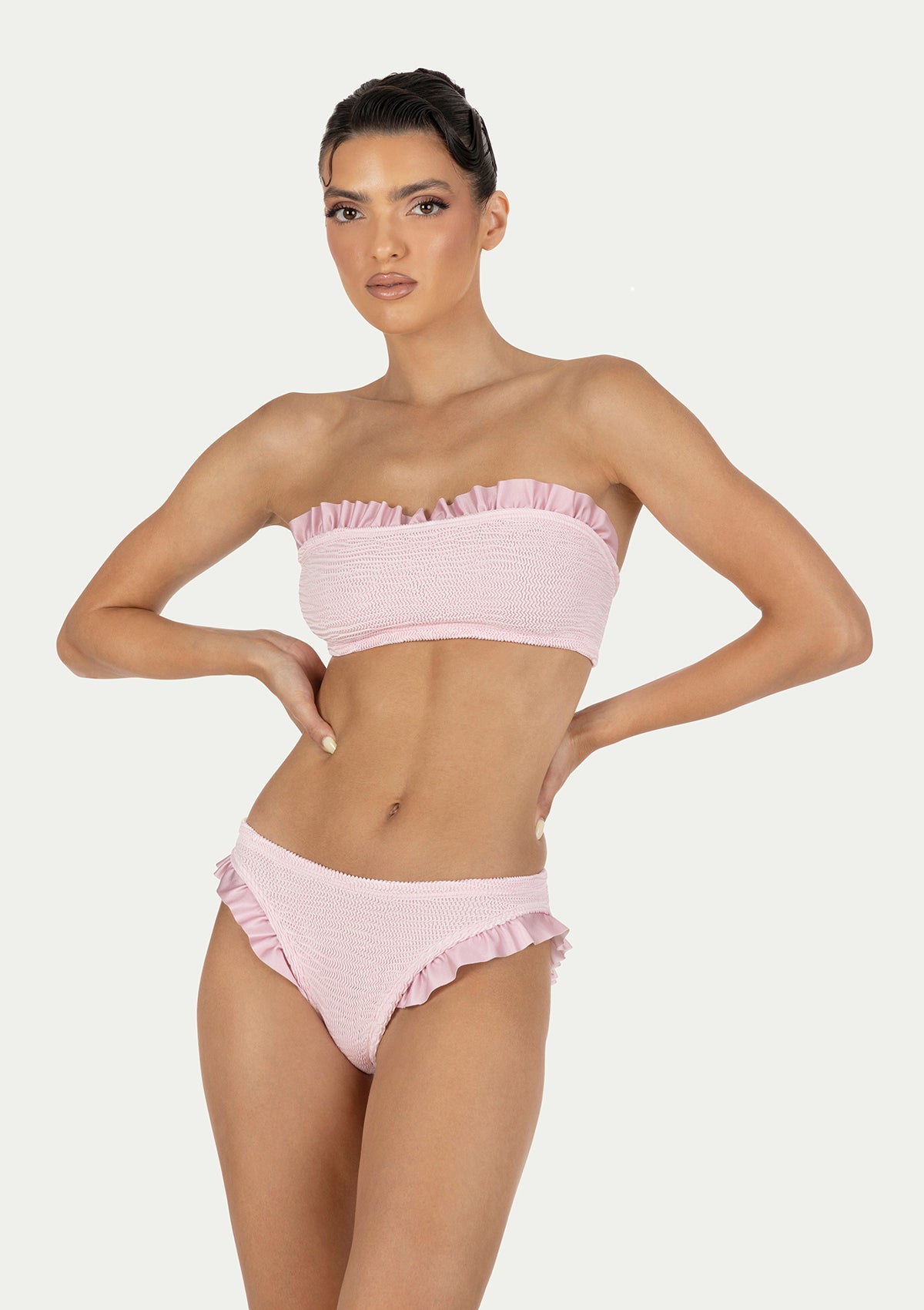 ПОЛОВИНКИ БАНСКИ KYLIE PINK CAKE