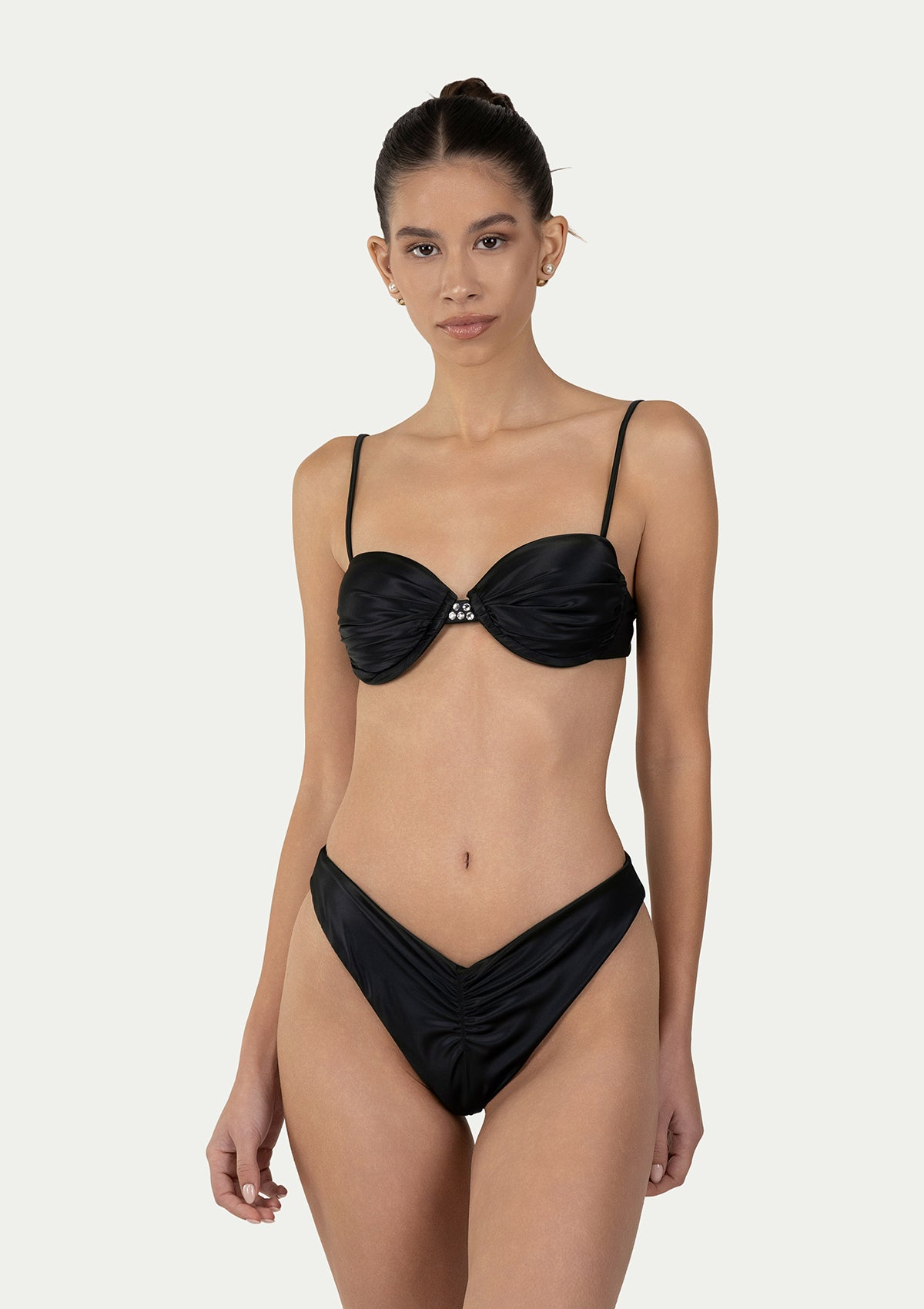 ПОЛОВИНКИ БАНСКИ DAISY BLACK